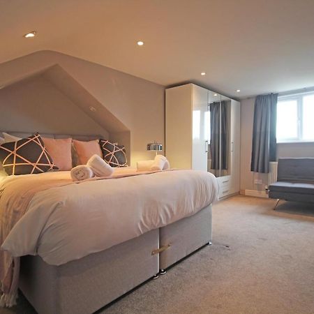 Queens Road - Luxury Spacious Home In Chester Christleton Exteriör bild