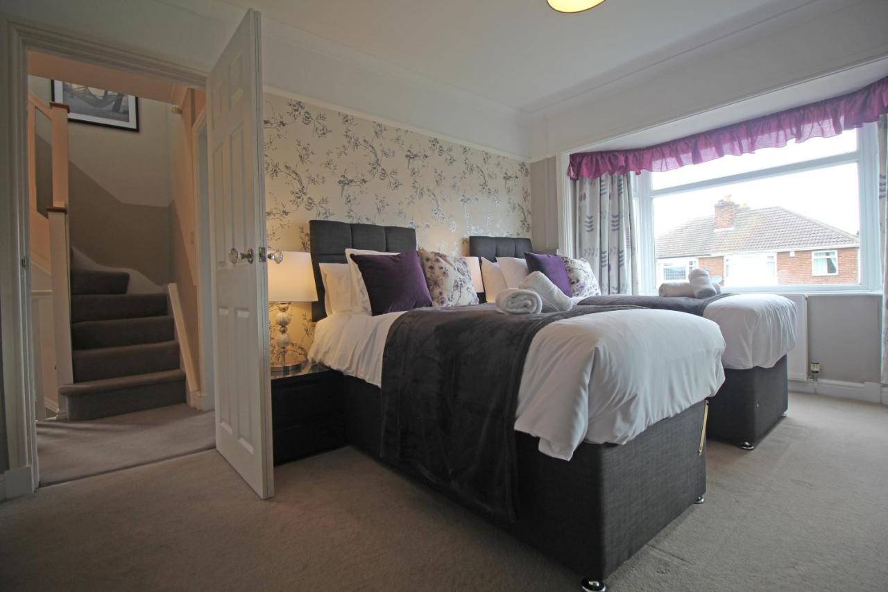 Queens Road - Luxury Spacious Home In Chester Christleton Exteriör bild