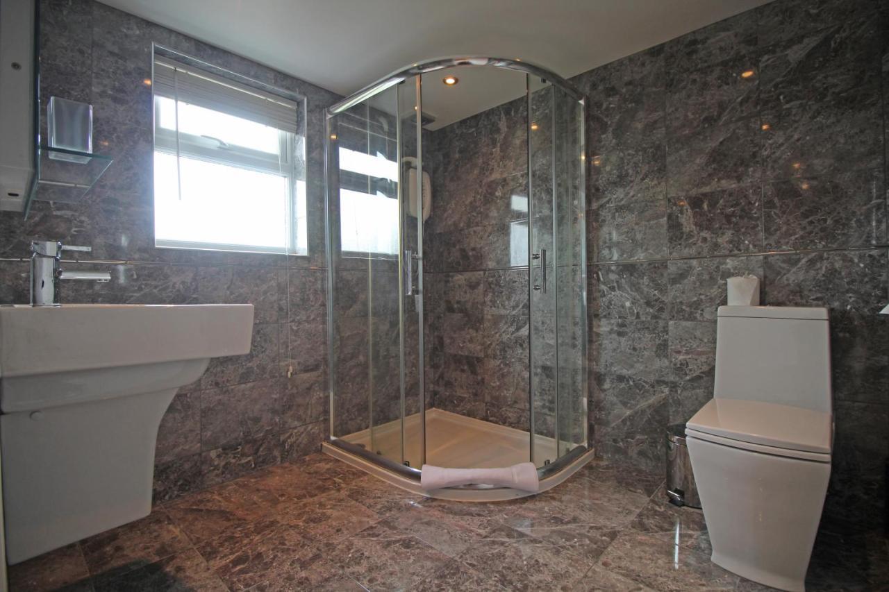 Queens Road - Luxury Spacious Home In Chester Christleton Exteriör bild