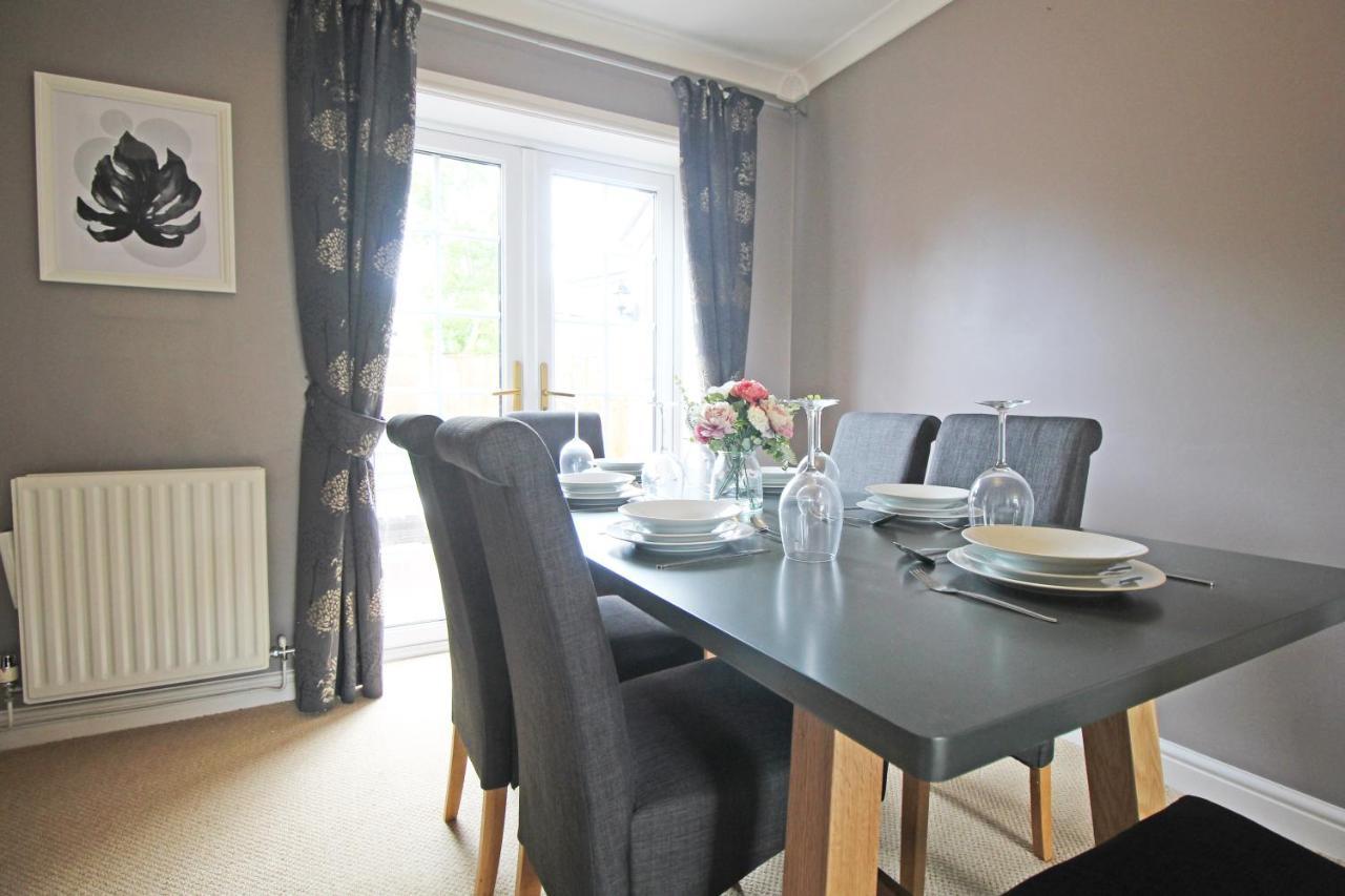 Queens Road - Luxury Spacious Home In Chester Christleton Exteriör bild