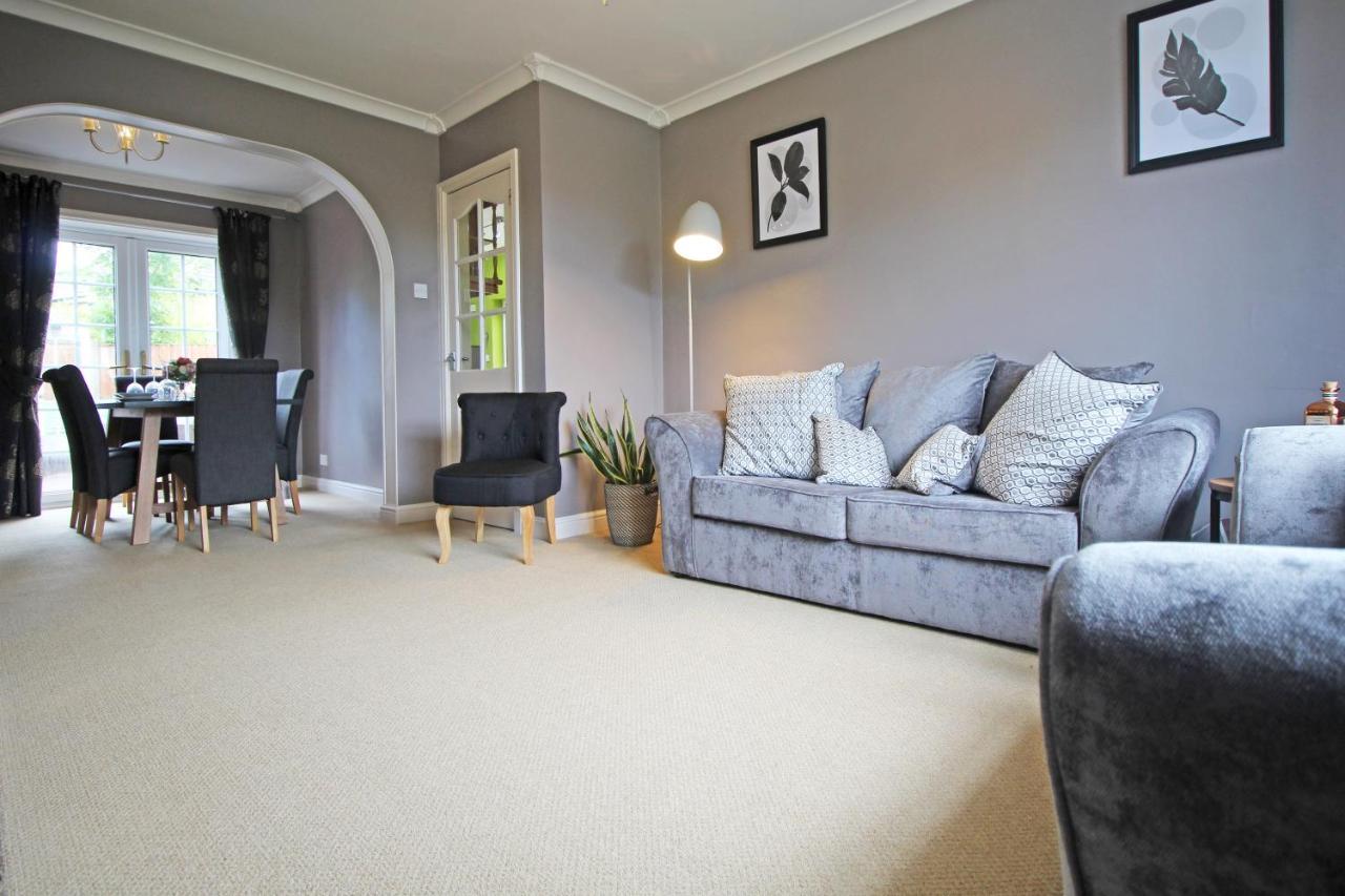 Queens Road - Luxury Spacious Home In Chester Christleton Exteriör bild