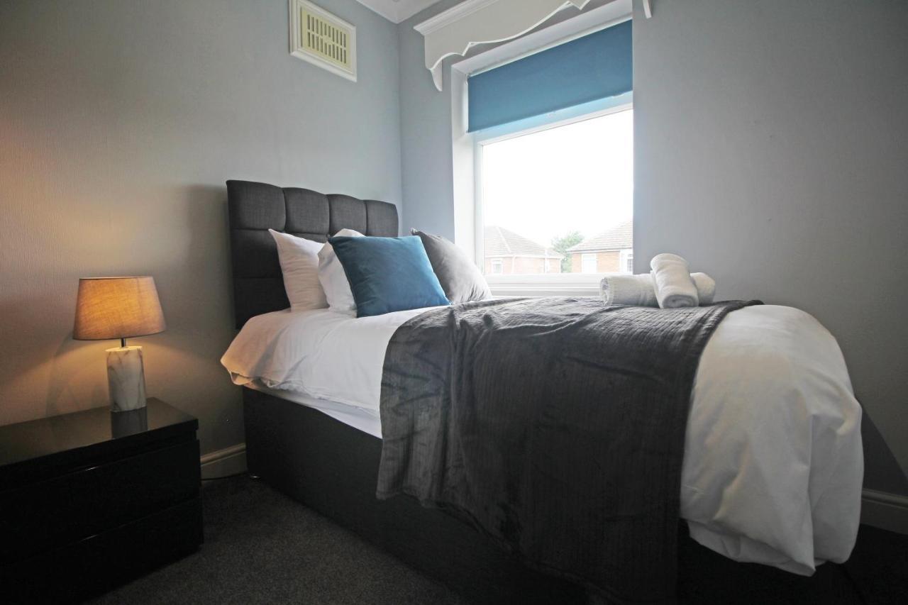 Queens Road - Luxury Spacious Home In Chester Christleton Exteriör bild
