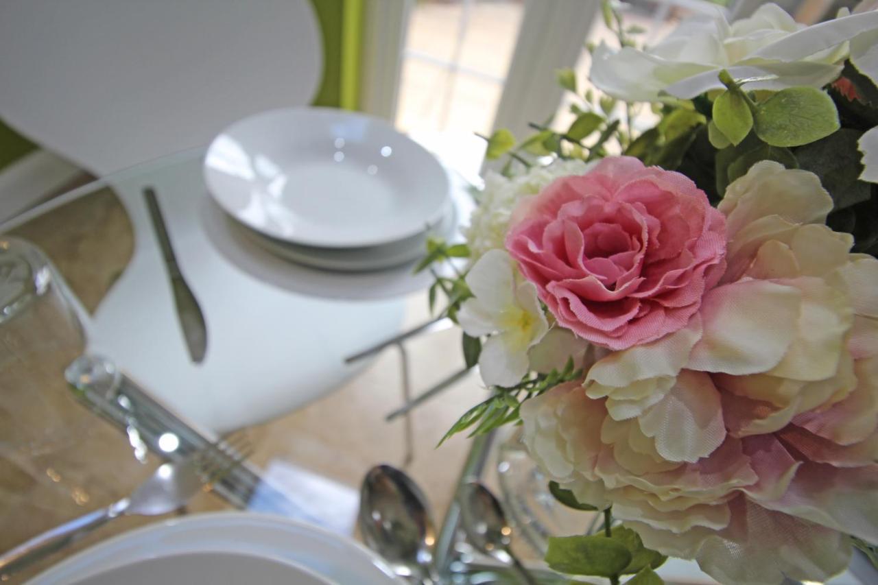 Queens Road - Luxury Spacious Home In Chester Christleton Exteriör bild
