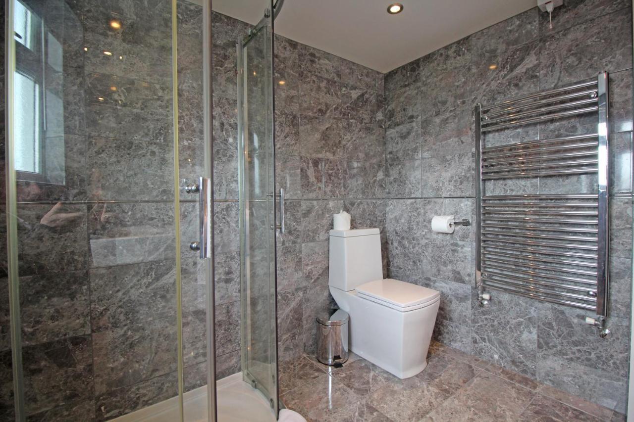 Queens Road - Luxury Spacious Home In Chester Christleton Exteriör bild