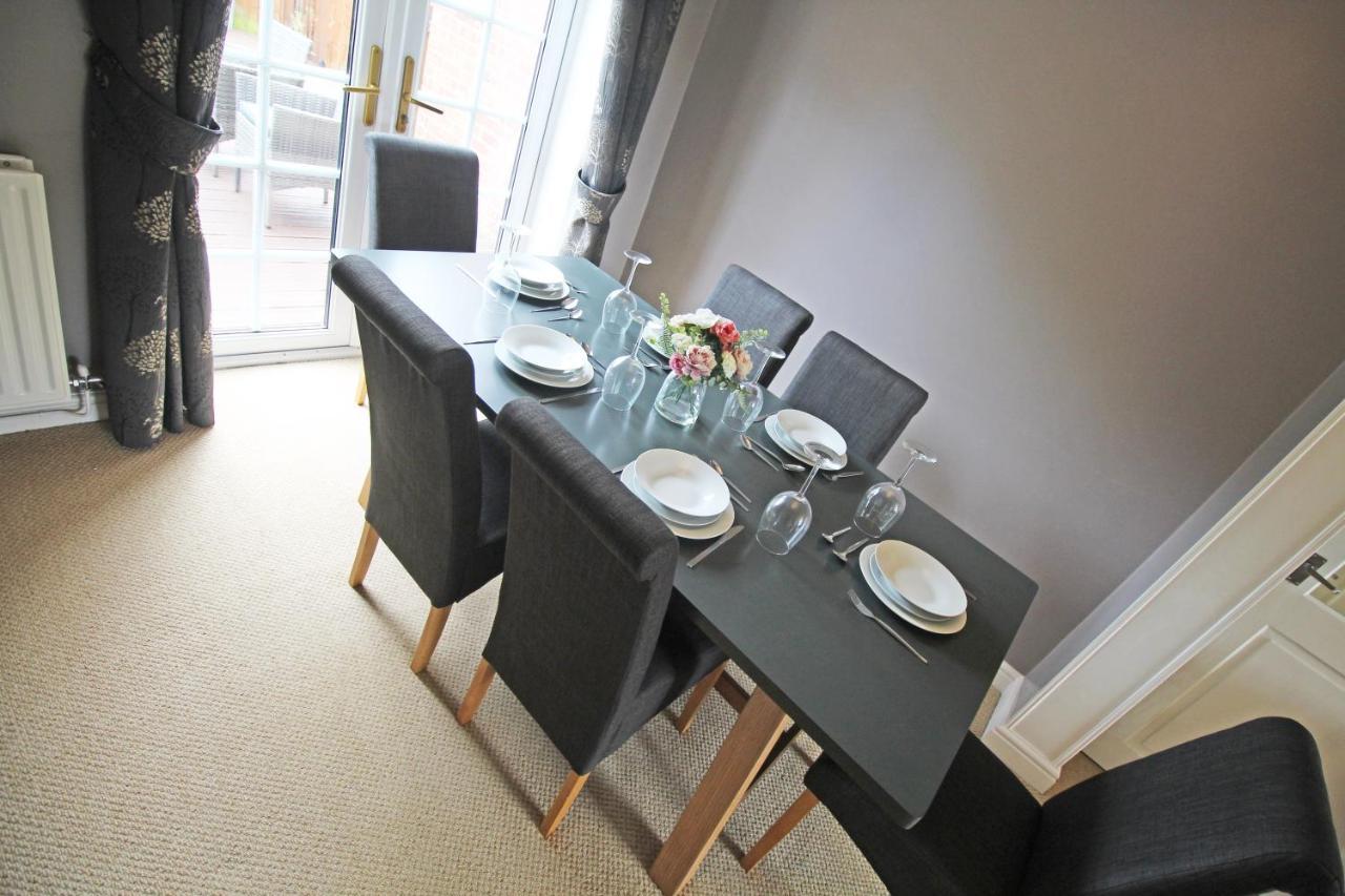 Queens Road - Luxury Spacious Home In Chester Christleton Exteriör bild