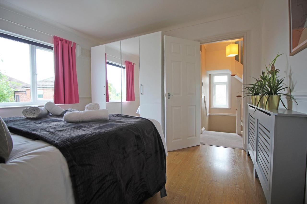 Queens Road - Luxury Spacious Home In Chester Christleton Exteriör bild