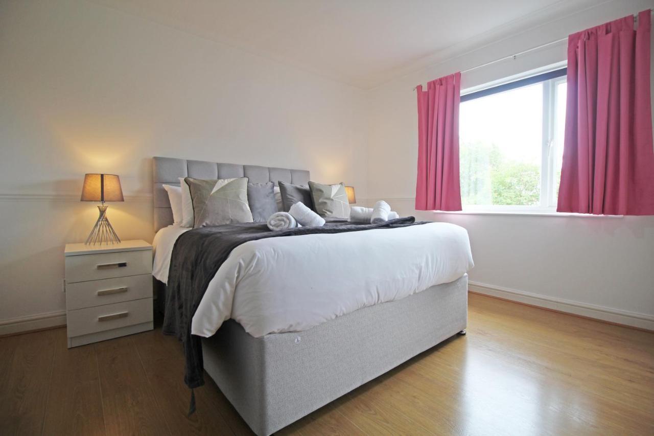 Queens Road - Luxury Spacious Home In Chester Christleton Exteriör bild